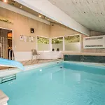 Feriehus Awesome In With Sauna