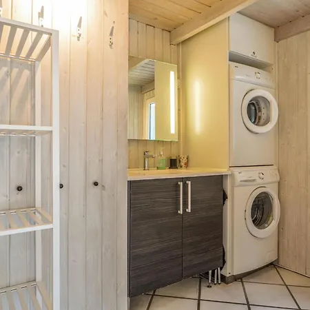 Cozy Home In Saltum With Sauna بيت للعطل *
